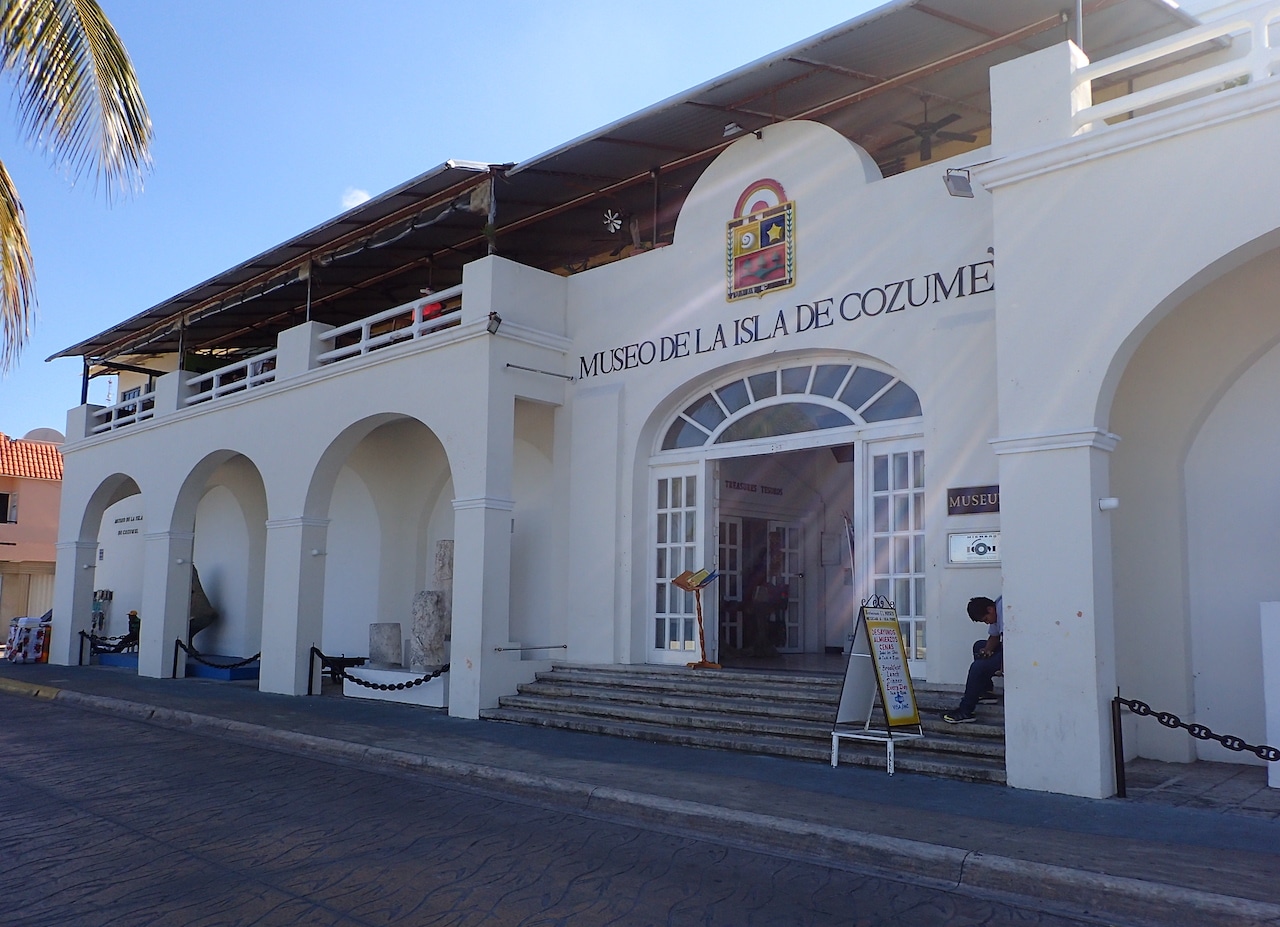 Facade of the Museo de la Isla in San Miguel de Cozumel. 
