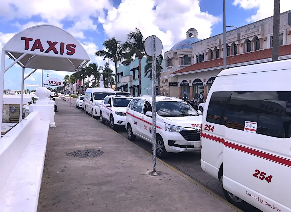 You are currently viewing Taxis in Cozumel: Tips to Stay Safe and Secure