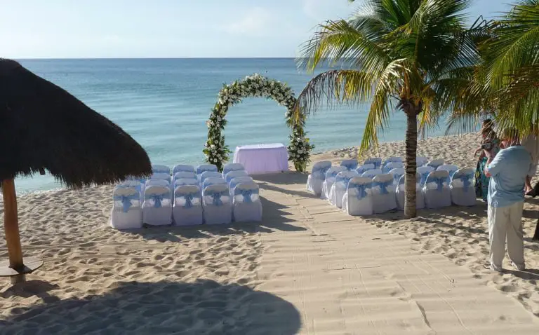 Cozumel beach wedding at Nachi Cocom beach club.