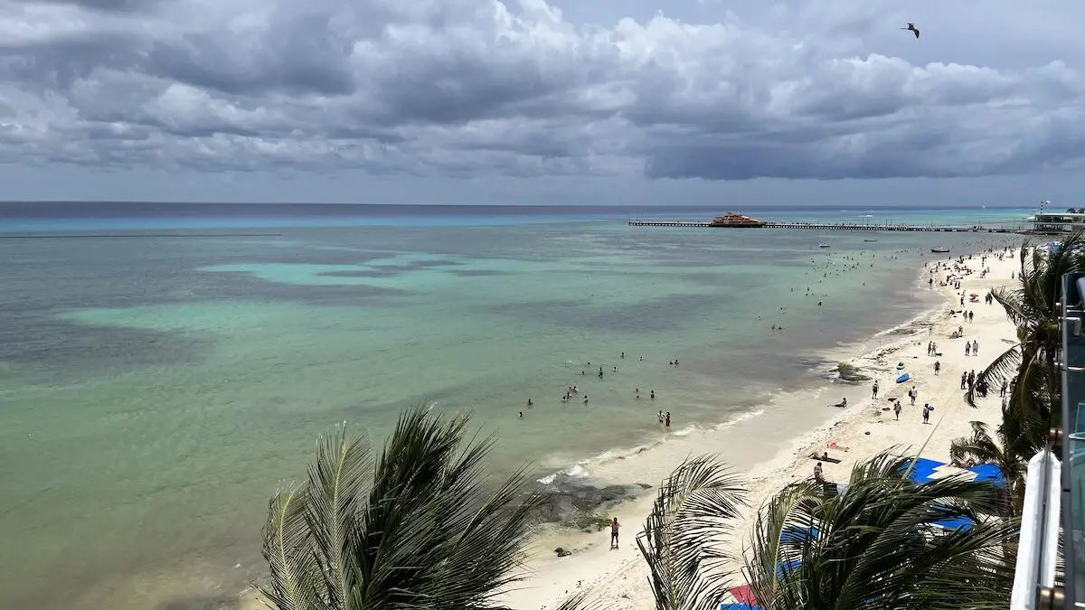 Author's original photo of the shore and beach area of Playa del Carmen, right near the ferry dock, showing a wonderful lack of sargassum! 